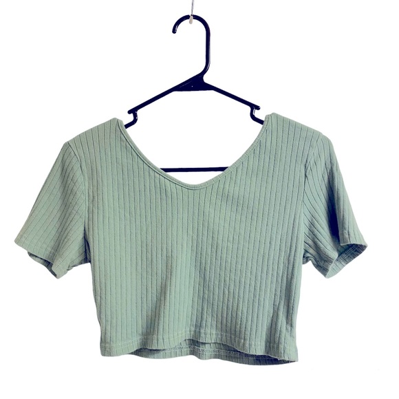 Cropped Cool Blue/Green T-Shirt💙💚 - Picture 1 of 1